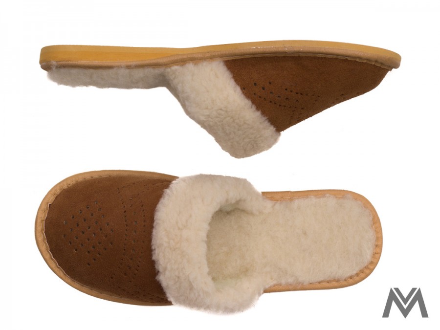 dámske papuče, kožené papuče, svetlo hnedé papuče, oteplené papuče, kožené papuče, domáca obuv, domáce papuče, obuv, pohodlné, praktické, hrejivé, darček, vianoce