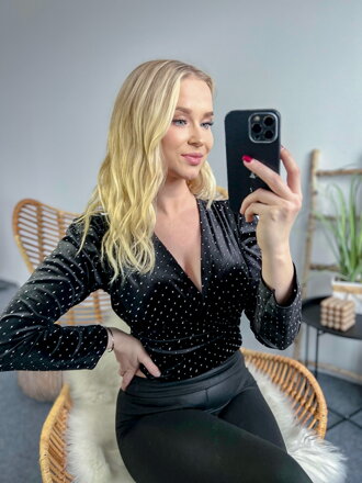 Štýlové dámske body v čiernej farbe