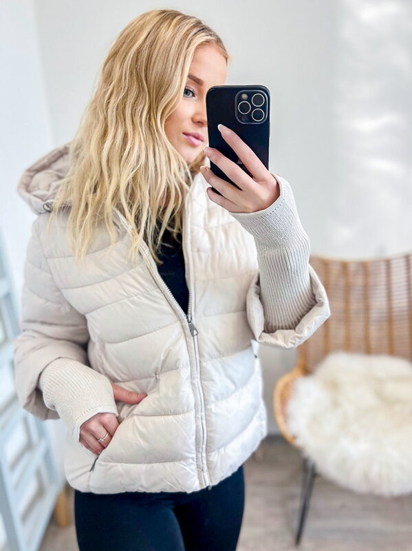 Dámska zimná krátka bunda krémová 