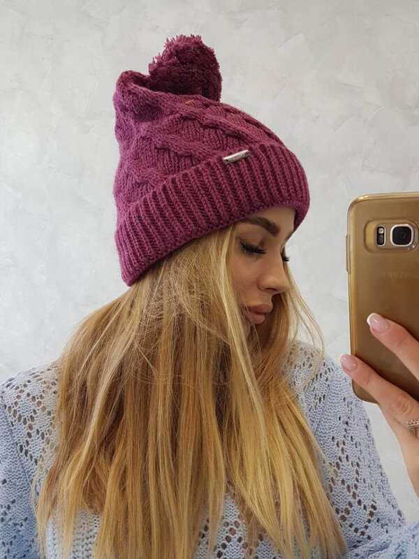 Dámska čiapka Wanda K281 tmavo-fialová