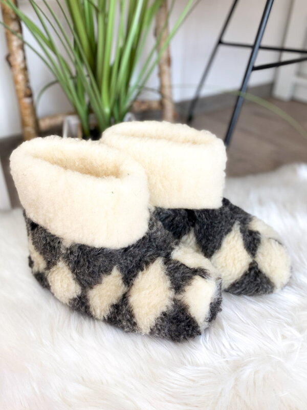 Úžasné papuče z ovčej vlny teplučké  model 103 šachovnica